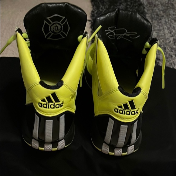 Adidas men’s D Rose 3 basketball shoes - Picture 4 of 8